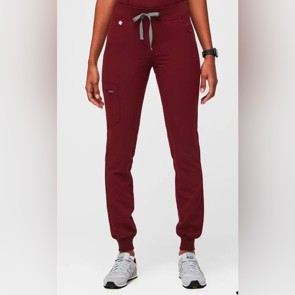 FIGS Zamora Jogger Scrub Pants (Burgundy)